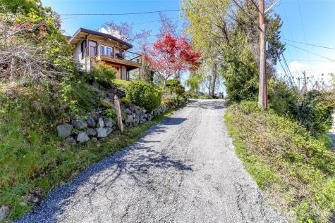 8607 42nd Avenue S Seattle WA 98118