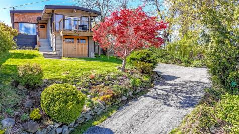 8607 42nd Avenue S Seattle WA 98118
