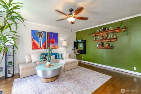 8607 42nd Avenue S Seattle WA 98118