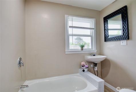 1232 S 18th Street Mount Vernon WA 98274