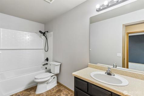 18630 94th Avenue Court E Puyallup WA 98375