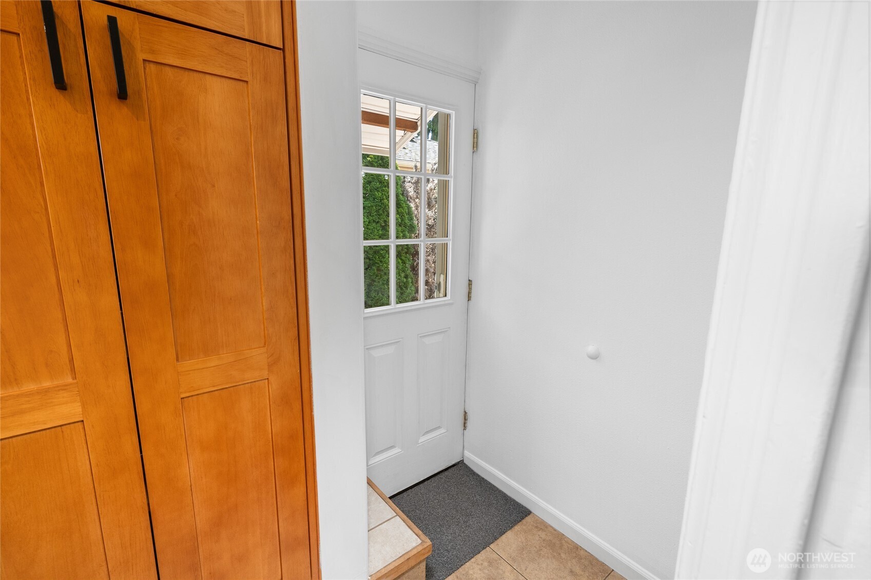 8205 19th Avenue NE Seattle WA 98115