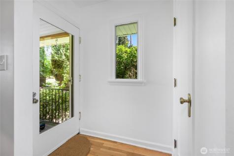 8205 19th Avenue NE Seattle WA 98115