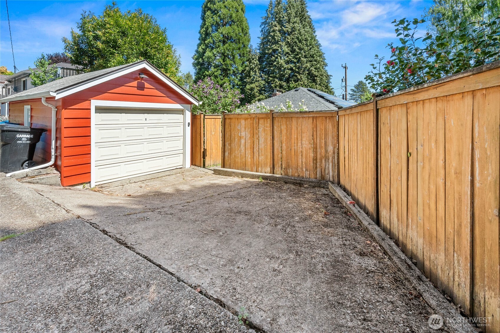 8205 19th Avenue NE Seattle WA 98115