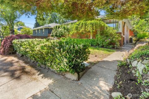8205 19th Avenue NE Seattle WA 98115