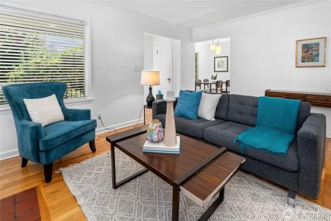 8205 19th Avenue NE Seattle WA 98115