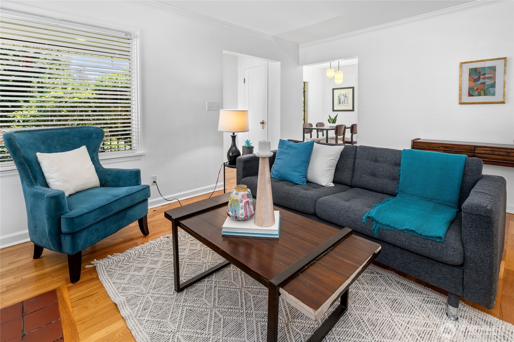 8205 19th Avenue NE Seattle WA 98115