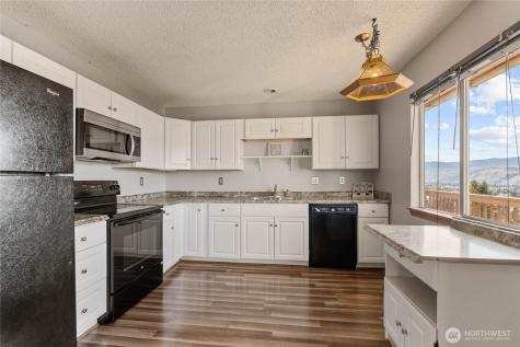 624 Daniels Drive NE East Wenatchee WA 98802