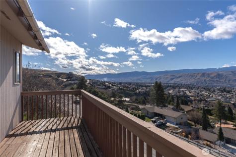 624 Daniels Drive NE East Wenatchee WA 98802