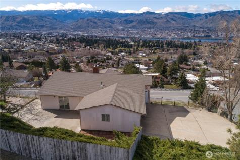 624 Daniels Drive NE East Wenatchee WA 98802