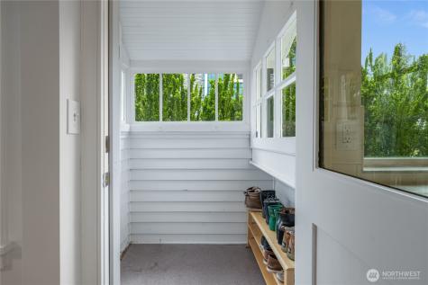 614 NW 74th Street Seattle WA 98117
