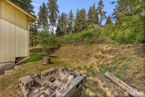 30 NE Pirates Den Road Belfair WA 98528
