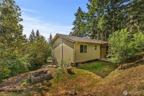 30 NE Pirates Den Road Belfair WA 98528