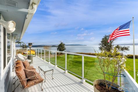 1207 Rainier Lane Oak Harbor WA 98277