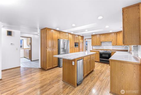 1207 Rainier Lane Oak Harbor WA 98277