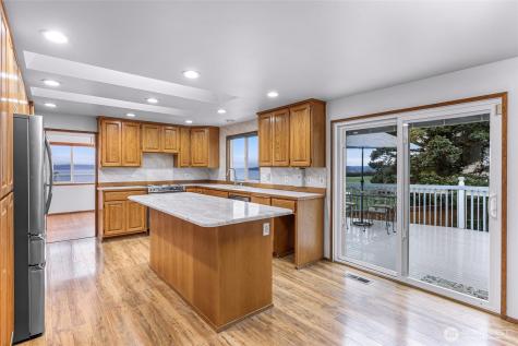 1207 Rainier Lane Oak Harbor WA 98277