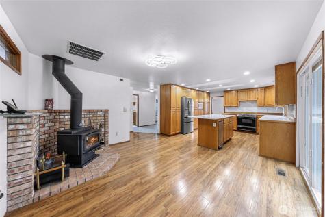 1207 Rainier Lane Oak Harbor WA 98277