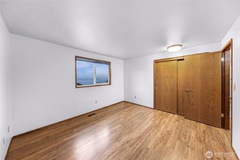 1207 Rainier Lane Oak Harbor WA 98277