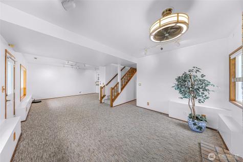 1207 Rainier Lane Oak Harbor WA 98277