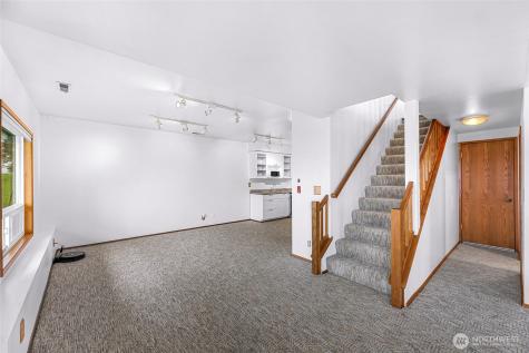 1207 Rainier Lane Oak Harbor WA 98277