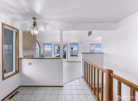 1207 Rainier Lane Oak Harbor WA 98277