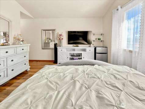 10050 19th Avenue SW Seattle WA 98146