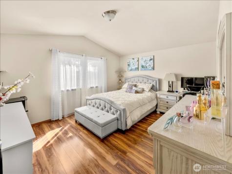 10050 19th Avenue SW Seattle WA 98146