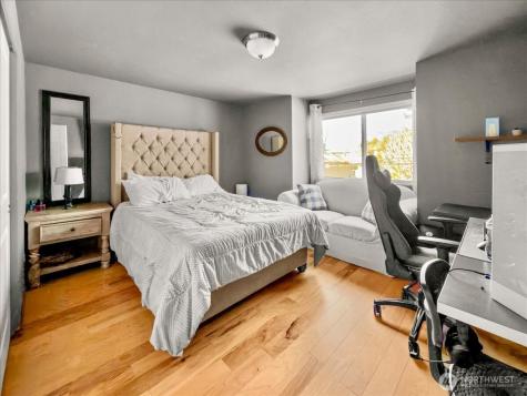 10050 19th Avenue SW Seattle WA 98146