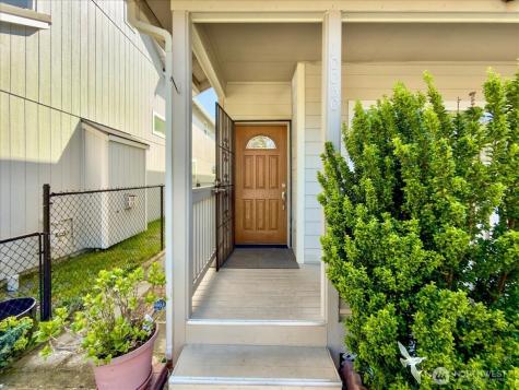 10050 19th Avenue SW Seattle WA 98146