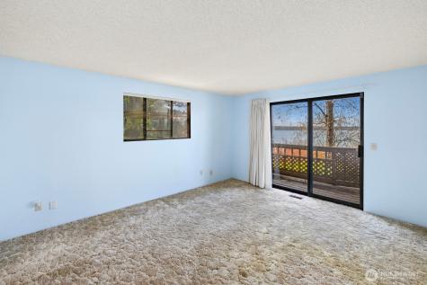 7821 East Side Drive NE Tacoma WA 98422