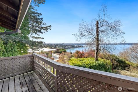 7821 East Side Drive NE Tacoma WA 98422