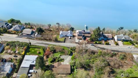 7821 East Side Drive NE Tacoma WA 98422