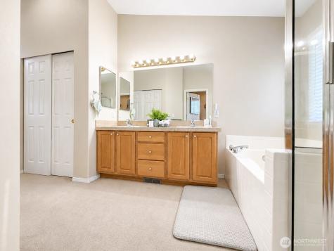 17749 110th Place SE Renton WA 98055
