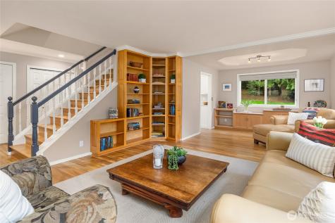8450 Jennie Avenue NE Bainbridge Island WA 98110