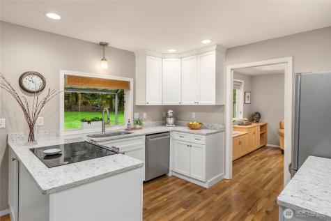 8450 Jennie Avenue NE Bainbridge Island WA 98110