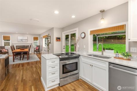 8450 Jennie Avenue NE Bainbridge Island WA 98110