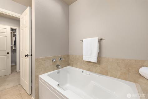 8450 Jennie Avenue NE Bainbridge Island WA 98110