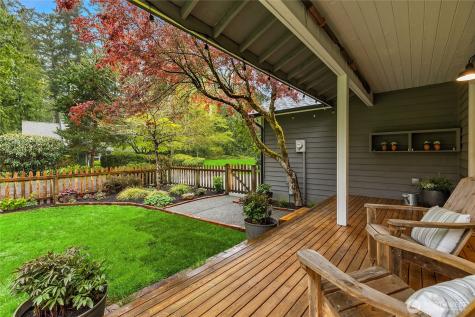 8450 Jennie Avenue NE Bainbridge Island WA 98110