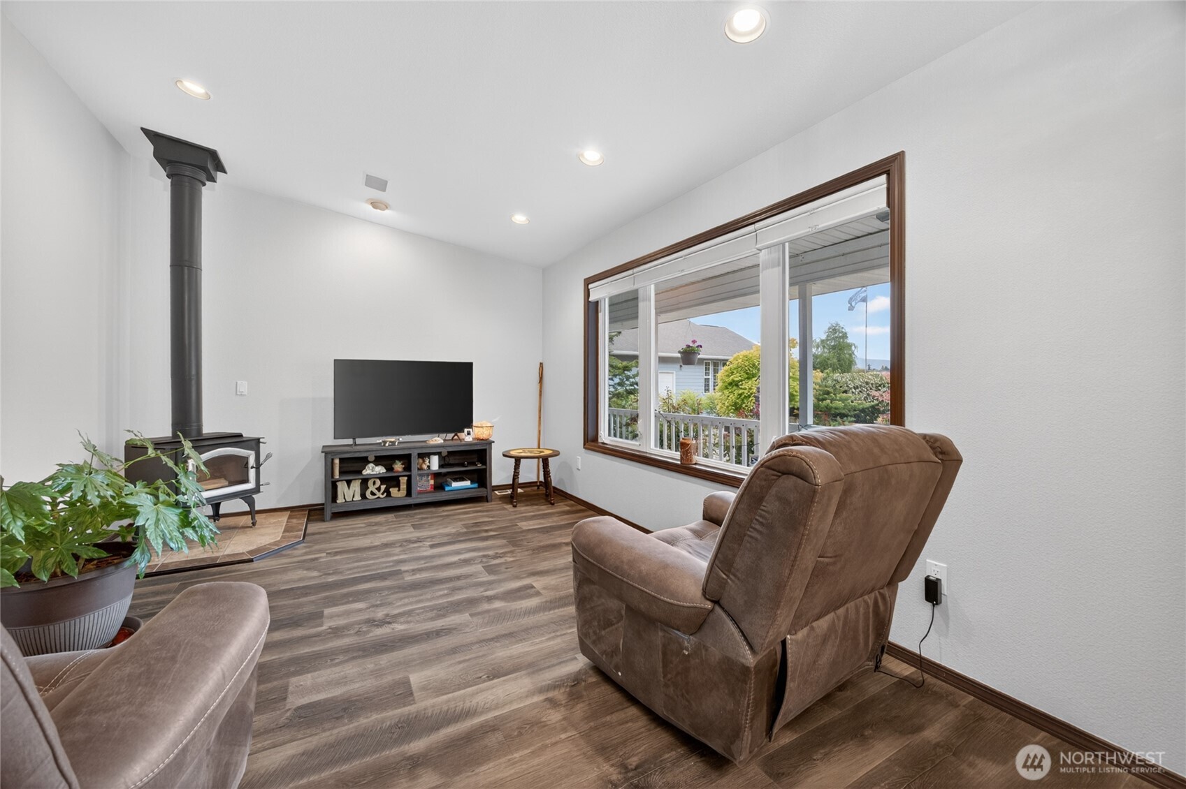 654 E Oak Tree Circle Sequim WA 98382