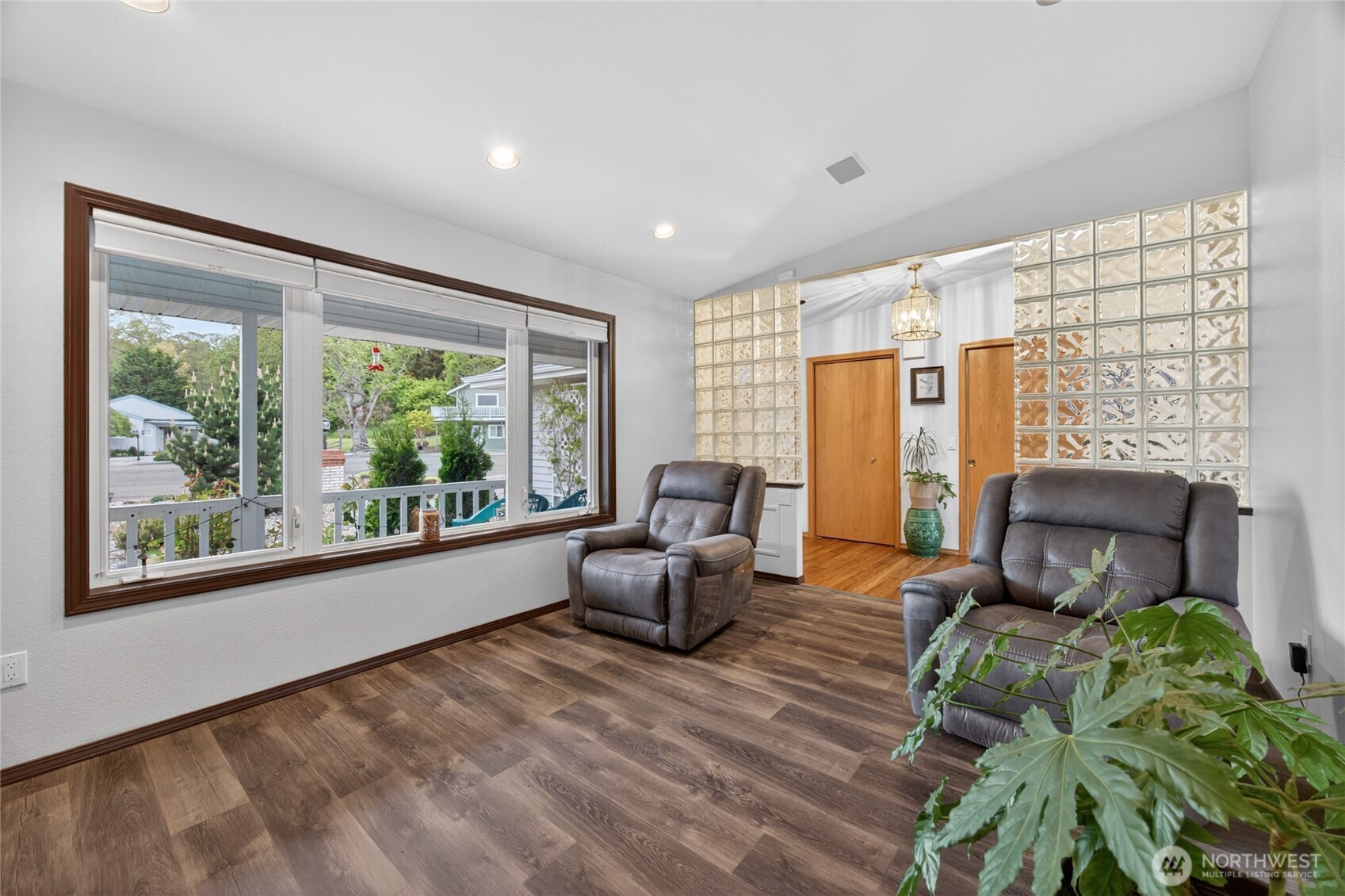 654 E Oak Tree Circle Sequim WA 98382