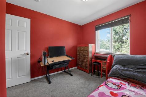 8811 E 188th Street Puyallup WA 98375