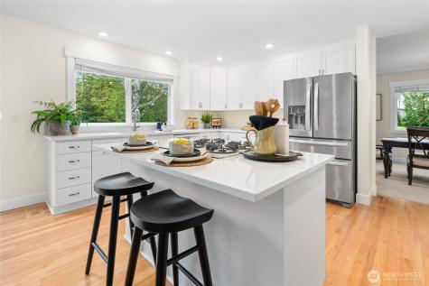340 222nd Place SE Sammamish WA 98074