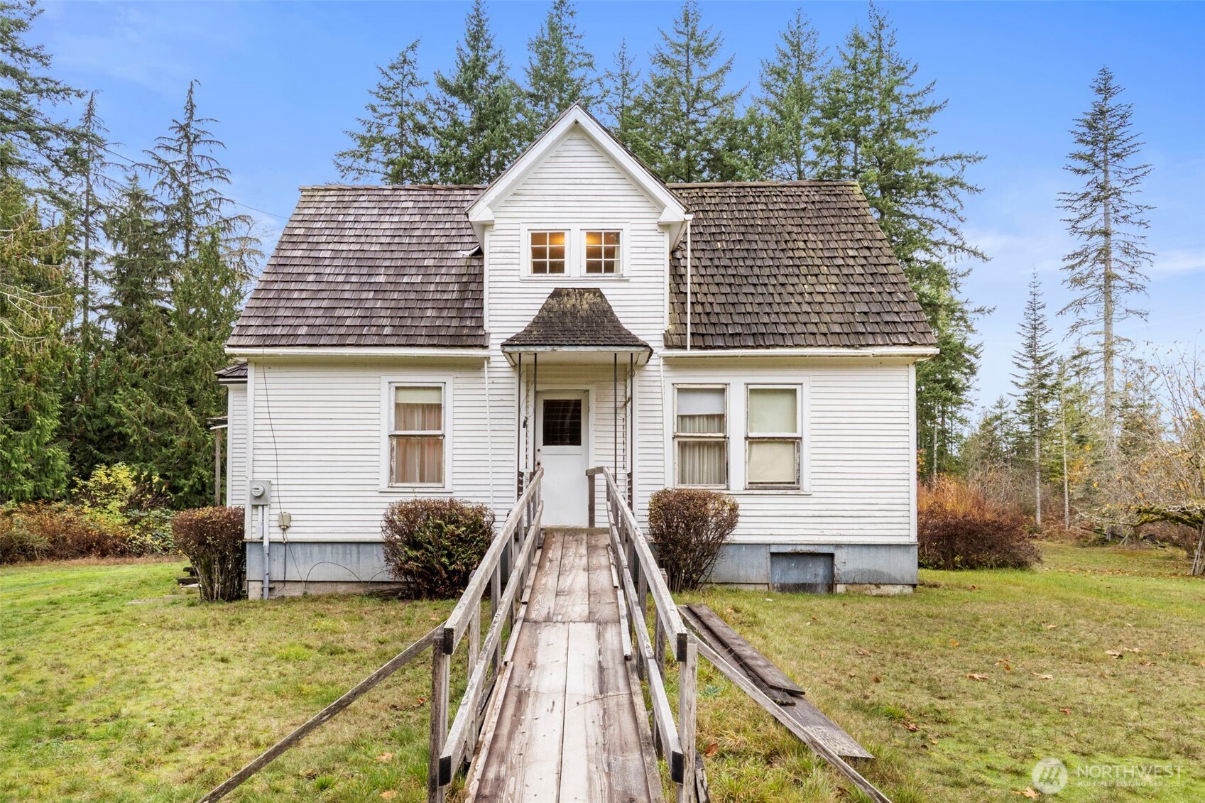 7111 Larson Lane NW Seabeck WA 98380