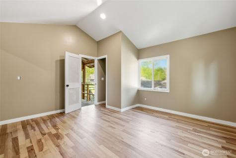 31061 W Lake Morton Drive SE Kent WA 98042