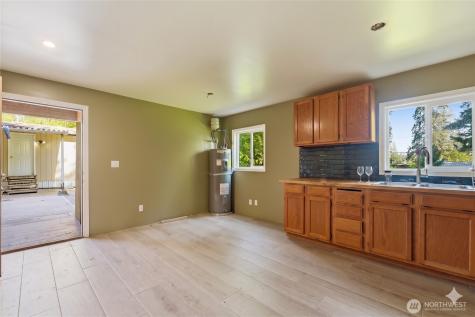 31061 W Lake Morton Drive SE Kent WA 98042