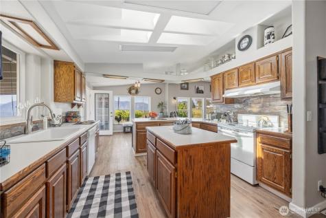66 Lakeview Way Brewster WA 98812