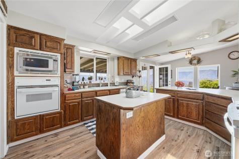 66 Lakeview Way Brewster WA 98812