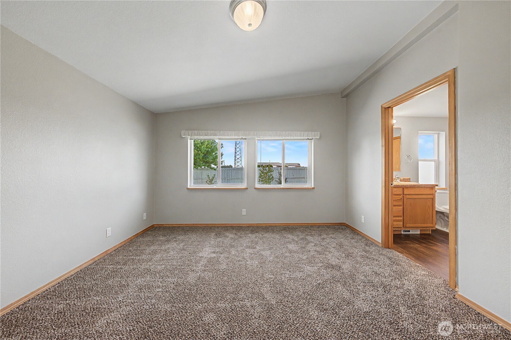 1701 E Burr Avenue Moses Lake WA 98837