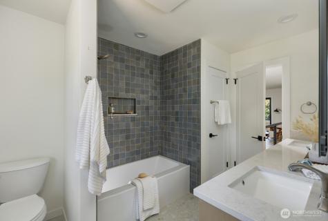 3430 39th Avenue W Seattle WA 98199