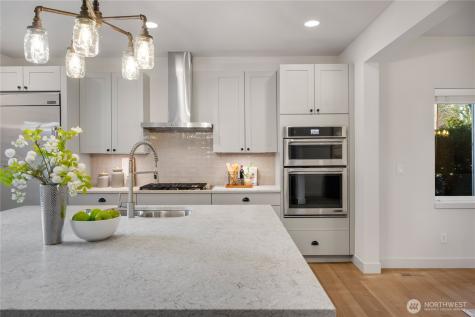 10317 Sand Point Way NE Seattle WA 98125